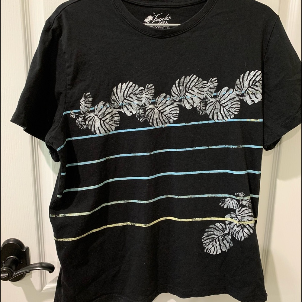 Trunks Surf & Swim Co Tropical Beach TShirt. NWOT Sz L